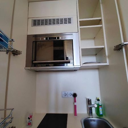 Sharing Studio Apartment With Me München Kültér fotó