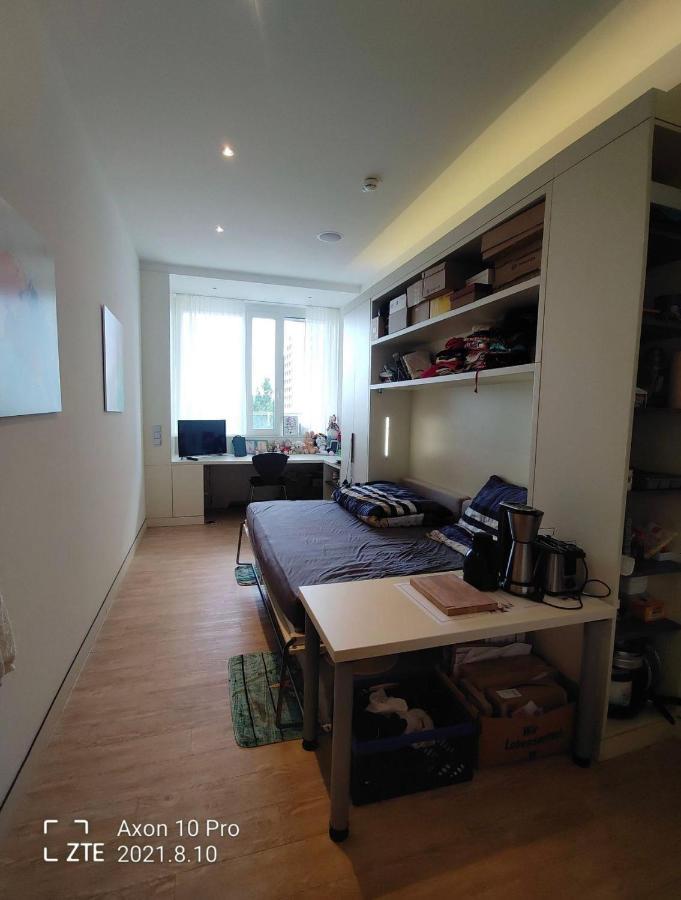 Sharing Studio Apartment With Me München Kültér fotó